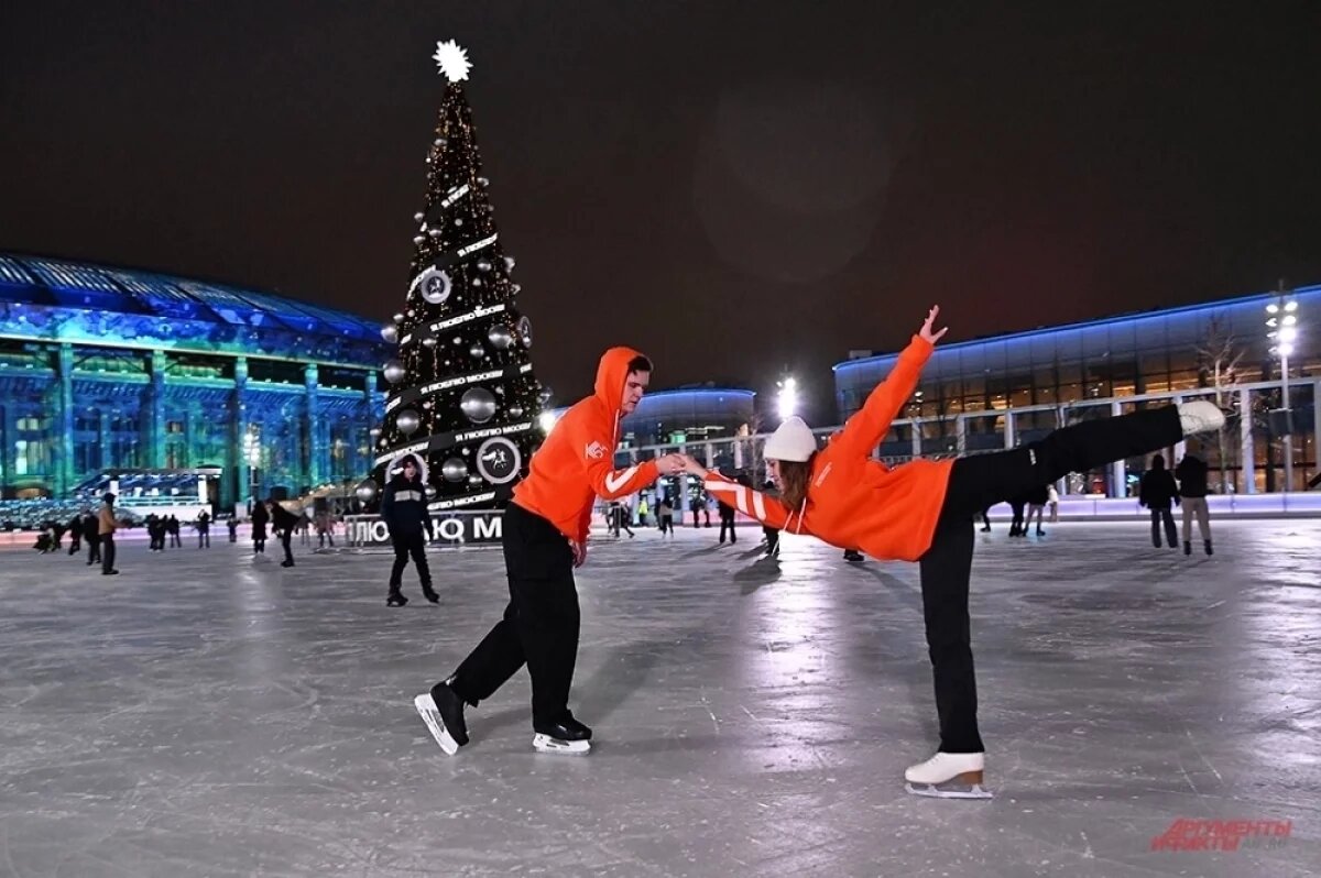    Мультимедийный каток в «Лужниках».