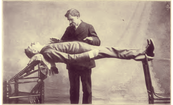 Самый большой страх в гипнозе и регрессии не понимать и не помнить происходящее вокруг. 