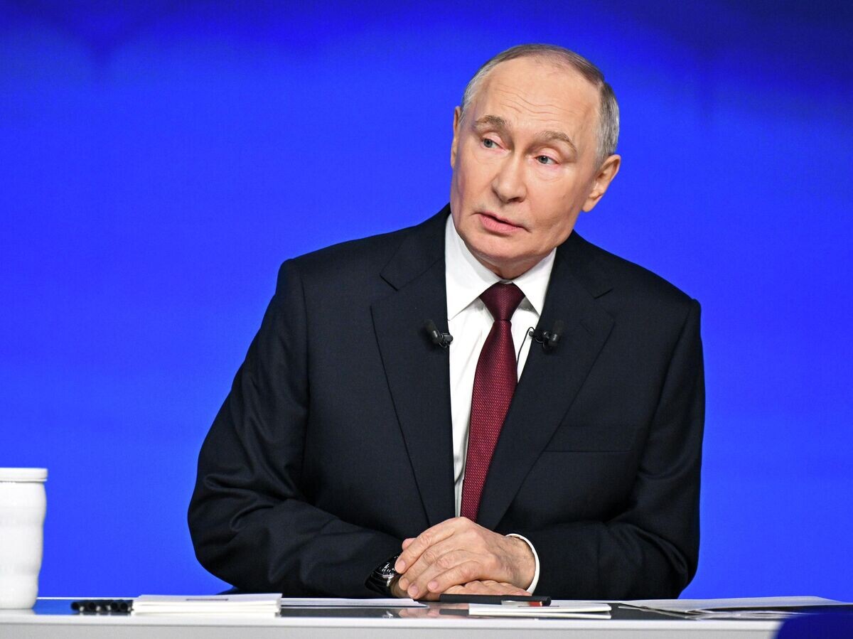    Президент РФ Владимир Путин отвечает на вопросы во время специальной программы "Итоги года"© РИА Новости . Сергей Бобылев