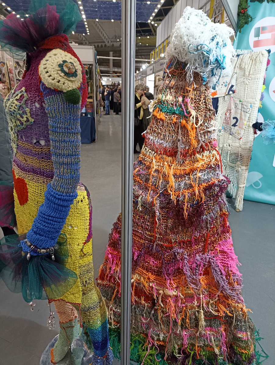 Такой вот креативный вход на выставку. Фото автора канала