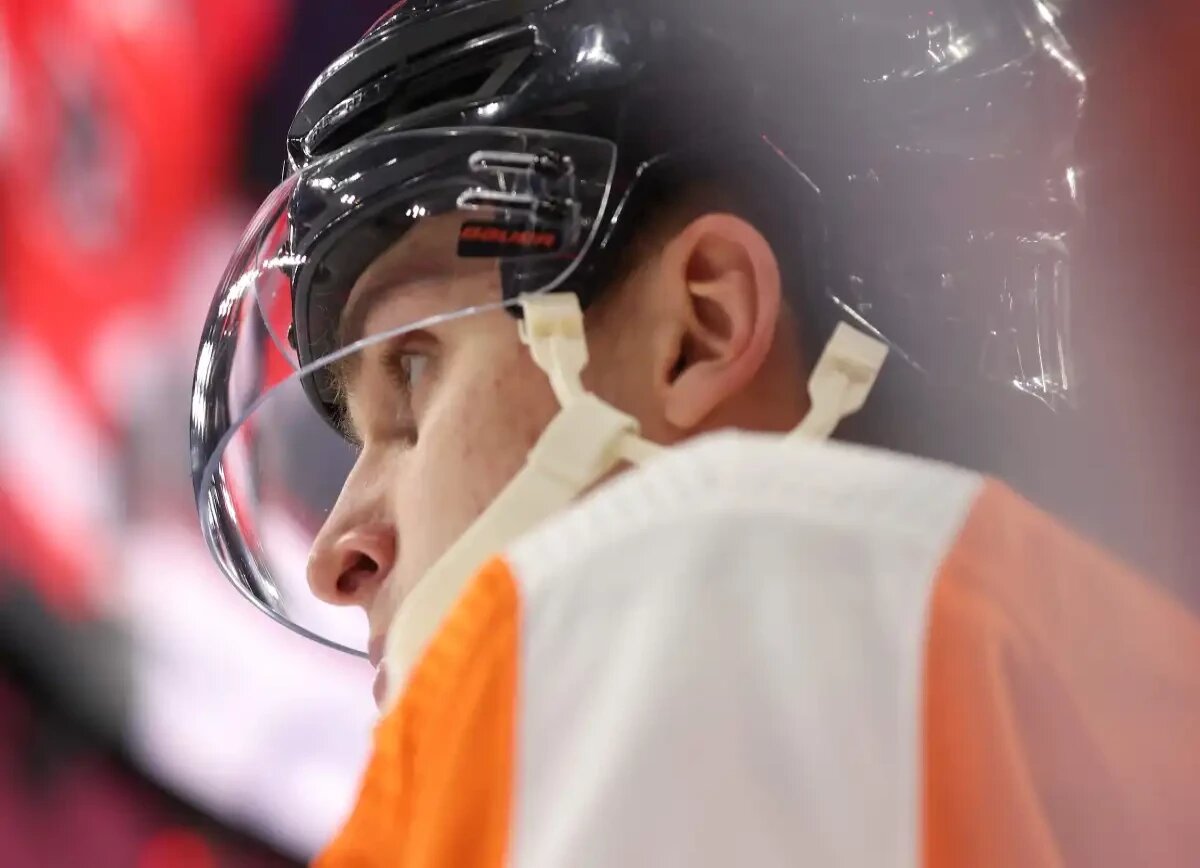     Broad Street Hockey о положении Егора Замулы: защитник оказался за бортом планов «Филадельфии»