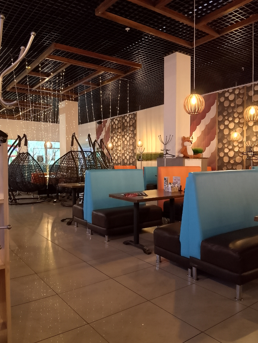 Интерьер кафе, фото автора 