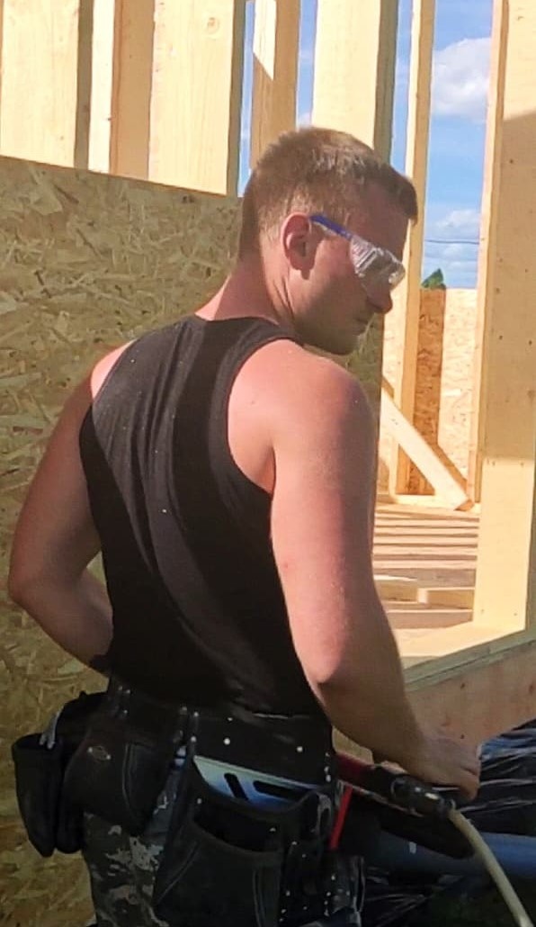 Здесь я еще не снял свои розовые очки