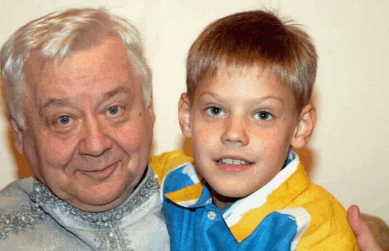    Олег и Павел Табаковы: отец и сын, продолжающие актерскую династию.