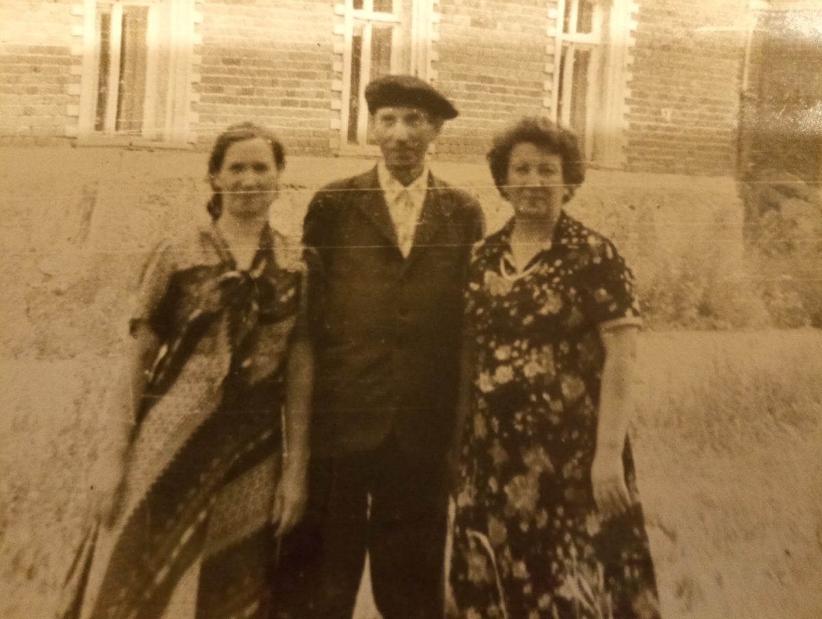 Слева направо: Лида, Александр, Нина.