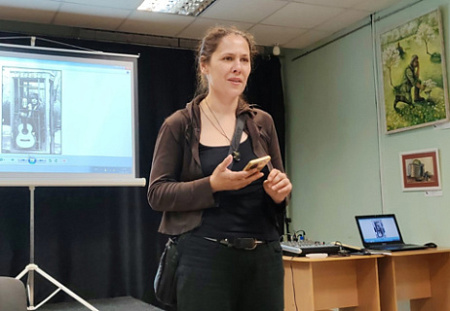 Юлия Теуникова рассказала про Катю Яровую – поющая поэтесса о поющей поэтессе. Фото автора