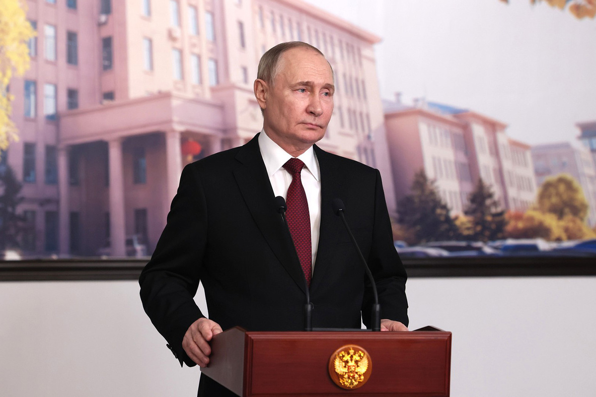 Президент поздравил с профессиональным праздником сотрудников спецслужб.  Фото: Пресс-служба Администрации президента РФ / kremlin.ru