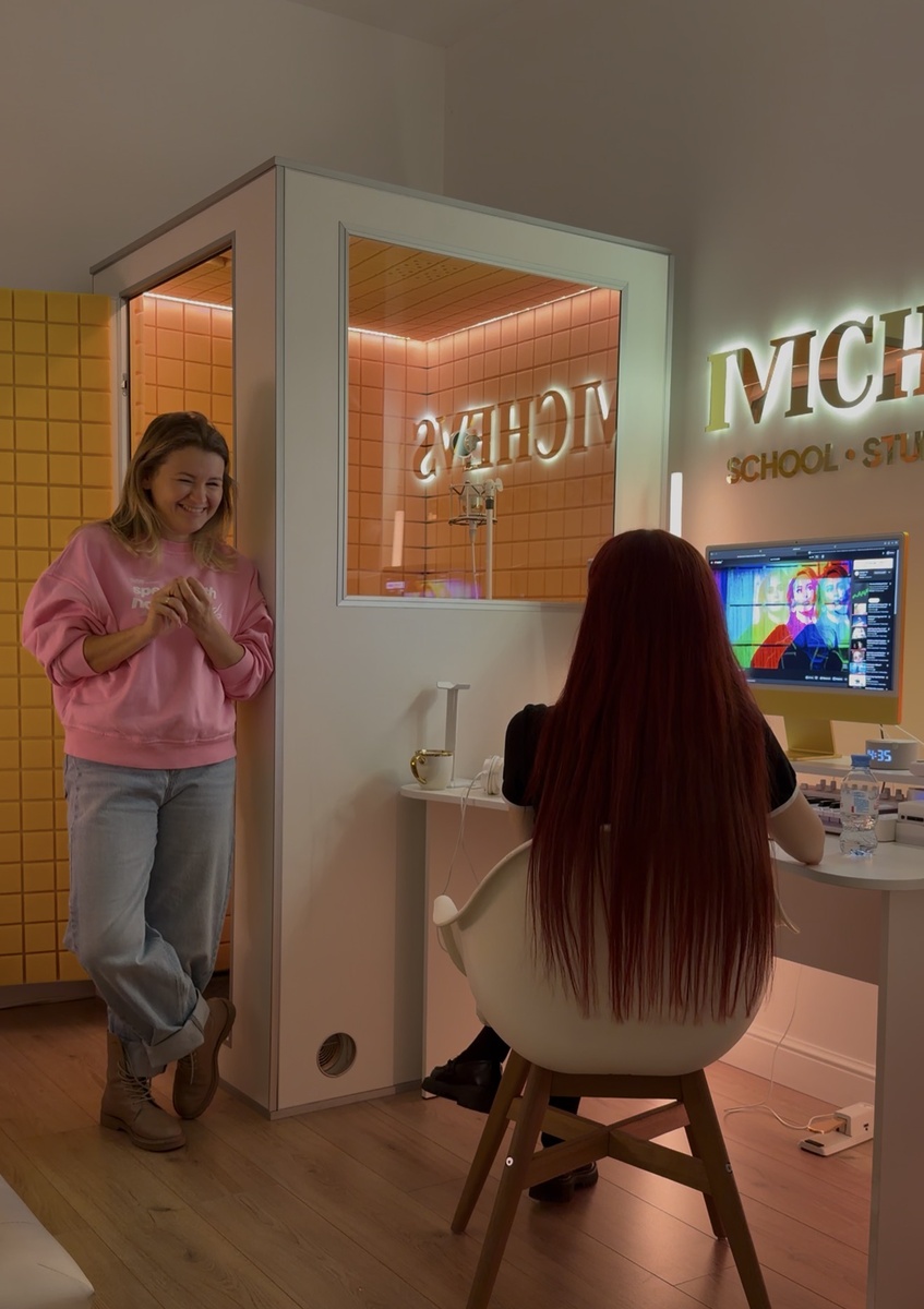 В этой студии я всегда очень счастливо выгляжу)