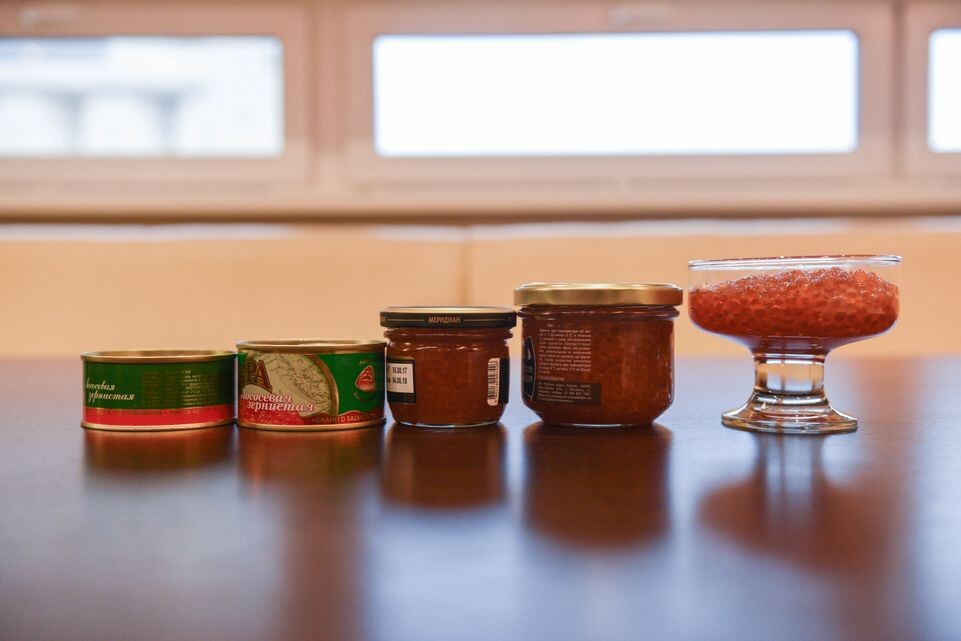    Эксперимент РИАМО: как выбрать красную икру на Новый год / Медиасток.рф