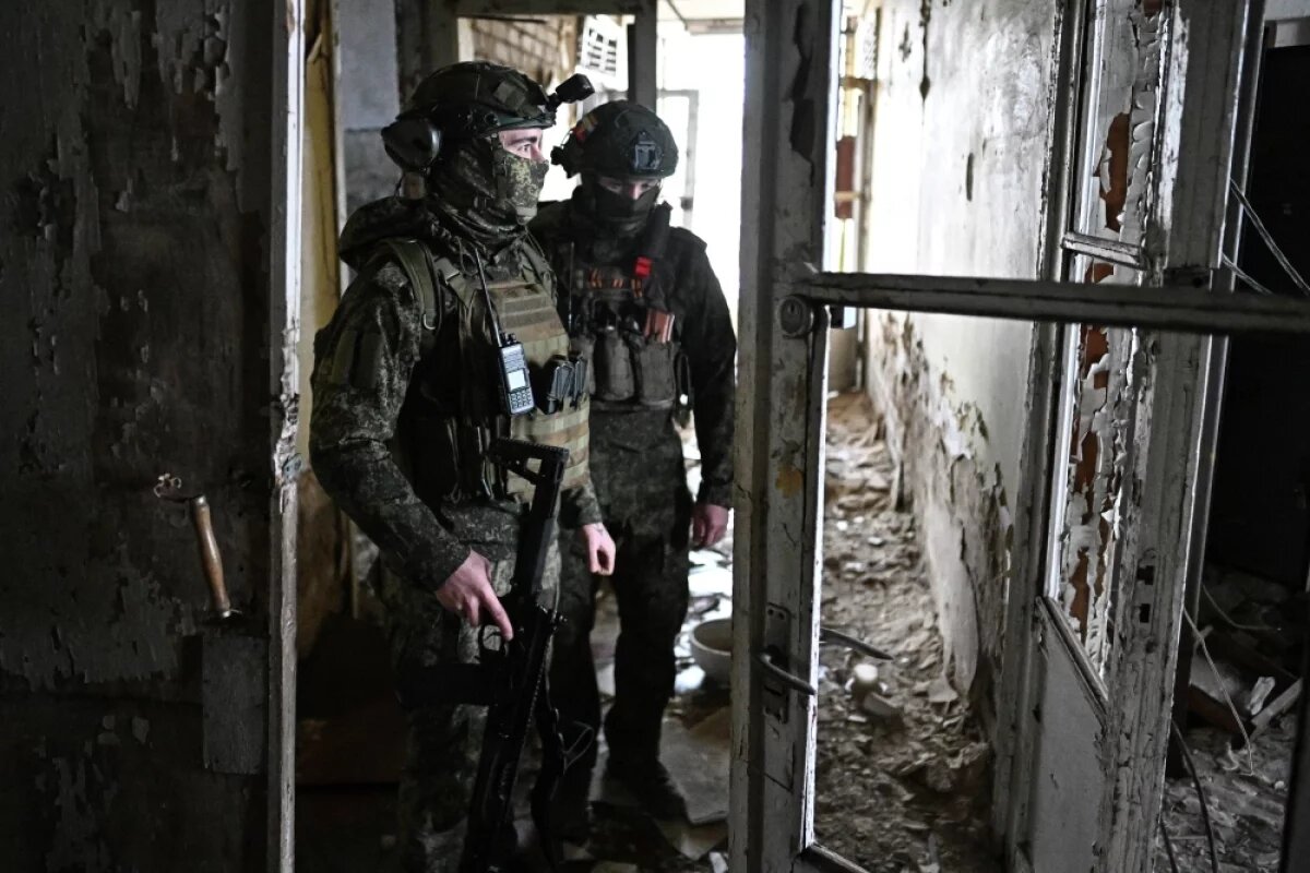    Работа связистов 349-го отдельного батальона связи 67-й мотострелковой дивизии 25-й армии группировки войск «Запад» ВС РФ.