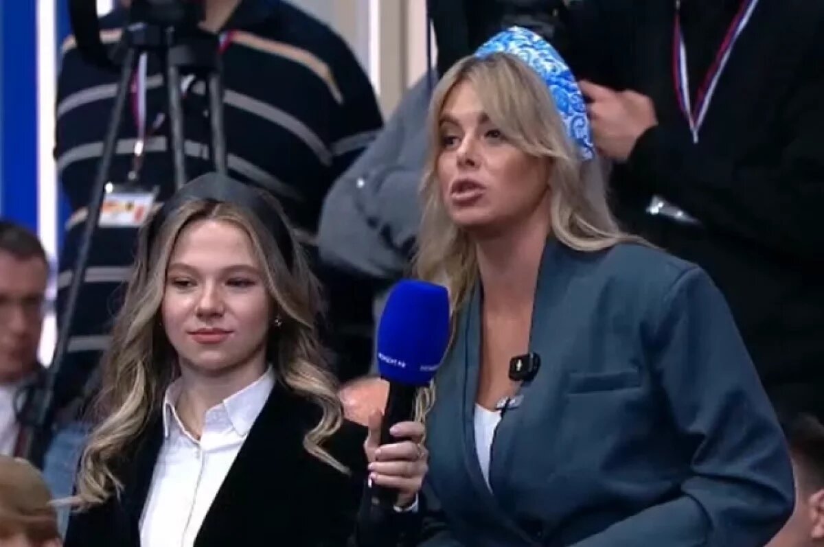    Дизайнер Шишкин рассказал, какие кокошники можно носить на работу