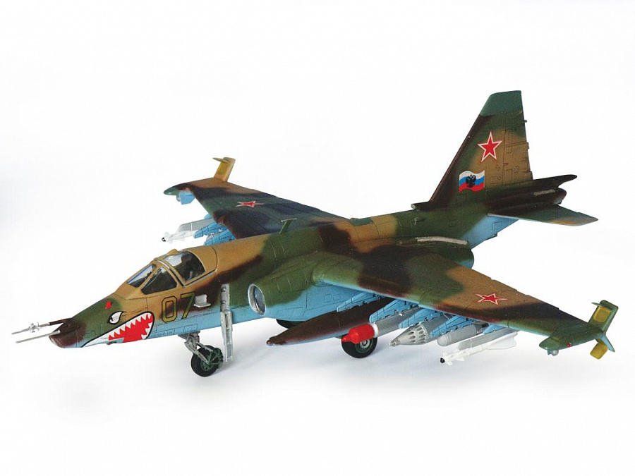 Сборная модель советского штурмовика Су-25. Готовая модель. Масштаб: 1/72. Производитель: "Звезда".  Листайте вправо 👉 чтобы увидеть больше. Авторские права на фото принадлежат компании "Звезда", © 2025 год