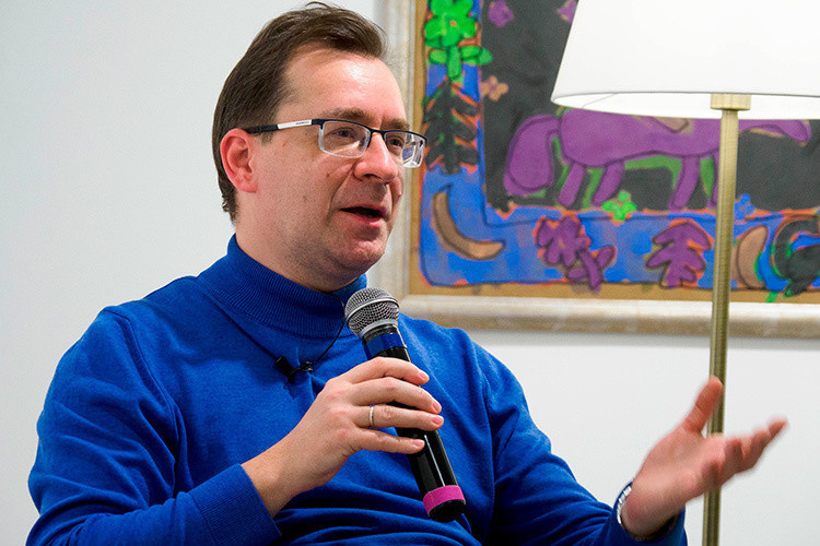    Основатель московской галереи pop/off/art, искусствовед и куратор проекта Сергей Попов отметил, что концепция наследия становится все более важной в работе с современным искусством