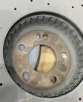 на фото видно, что диск изготовлен из двух частей