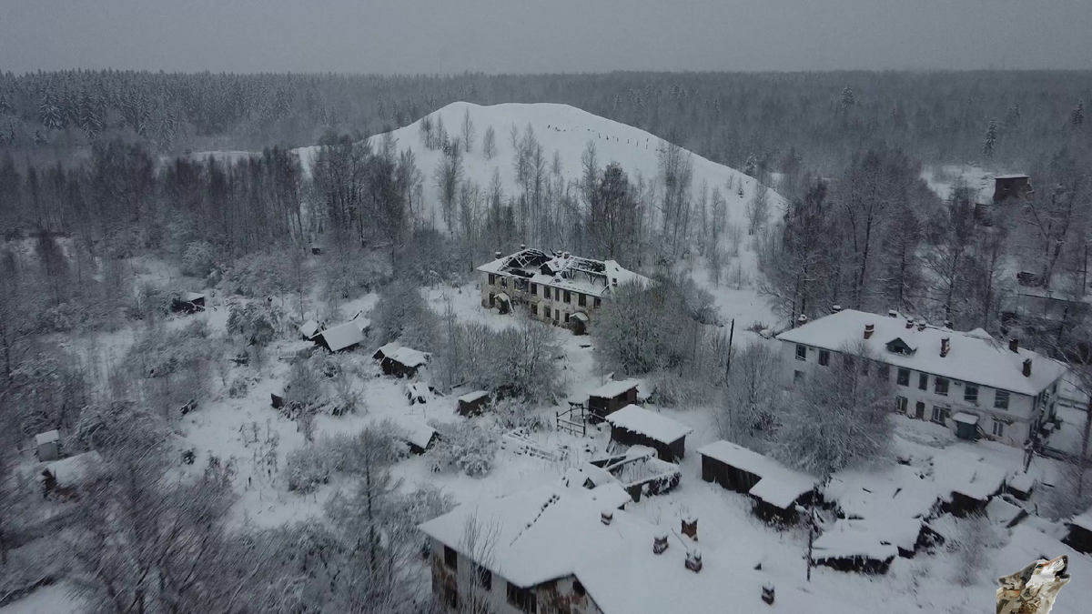 Насыпные горы-терриконы от угольных шахт