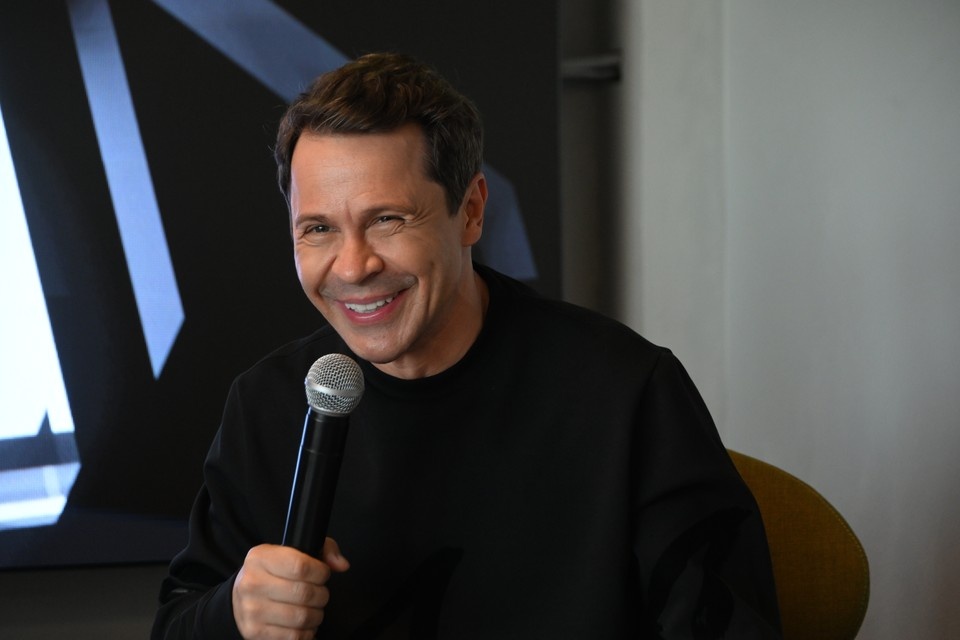    Павел Деревянко передал привет из предновогодней Москвы. Евгения ГУСЕВА