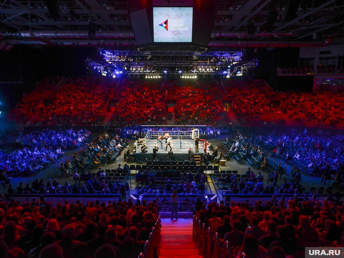 На взвешивании перед боем с Полом Джошуа показал 110,4 кг, в то время как его оппонент был почти на 12 кг легче (98,25 кг)
Фото: Вадим Ахметов © URA.RU