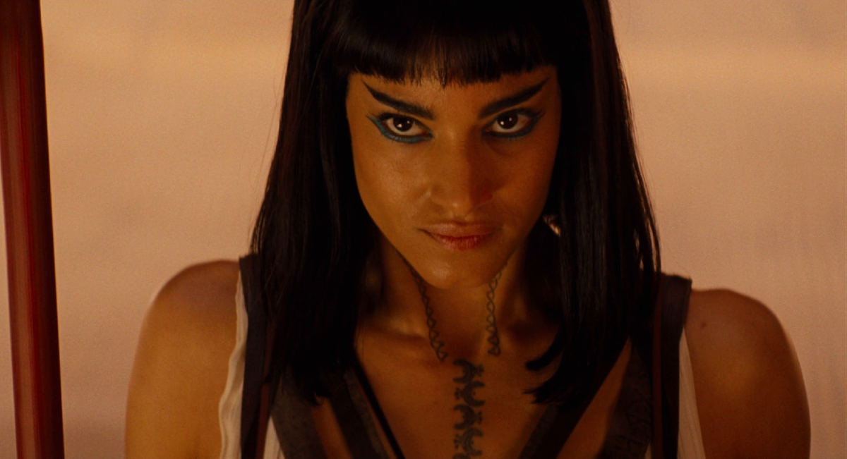 Древний Египет выглядит примерно так. Зачем вам панорамы древних городов, дворцов и пирамид? Вот вам девчулю накрасили, любуйтесь