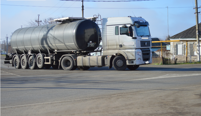 Фото автора. 18.12.2025. Руль влево, пошёл на поворот.