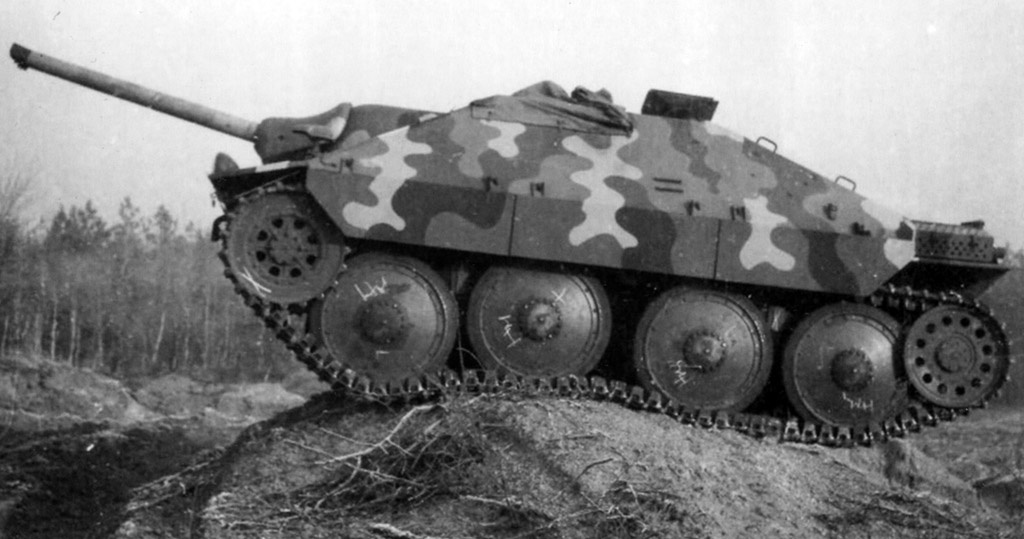 Опытный образец ST-I на испытаниях в Миловице, 1946 год. 