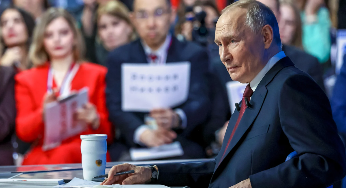 Президент России Владимир Путин на ежегодной пресс-конференции в рамках «Горячей линии» © Александр Казаков/Pool Sputnik Kremlin via AP/dpa