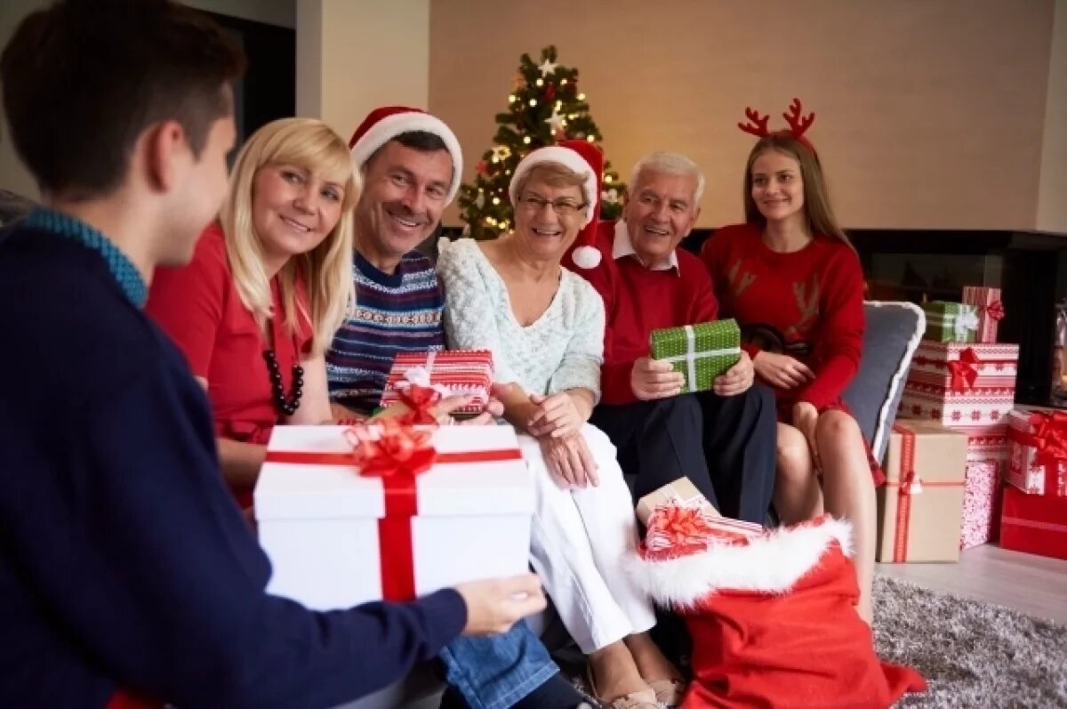    В кругу близких.