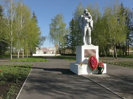 Фото из открытых источников. Братская могила на месте расстрела мирных жителей в годы ВОв. Посёлок Погар.