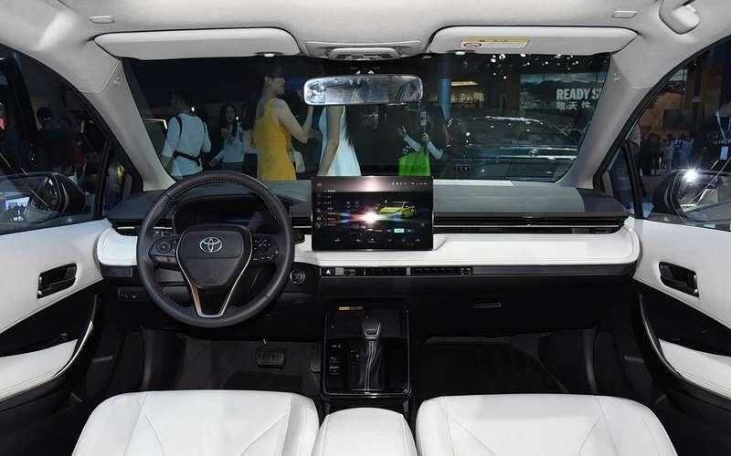    Интерьер Toyota Corolla
