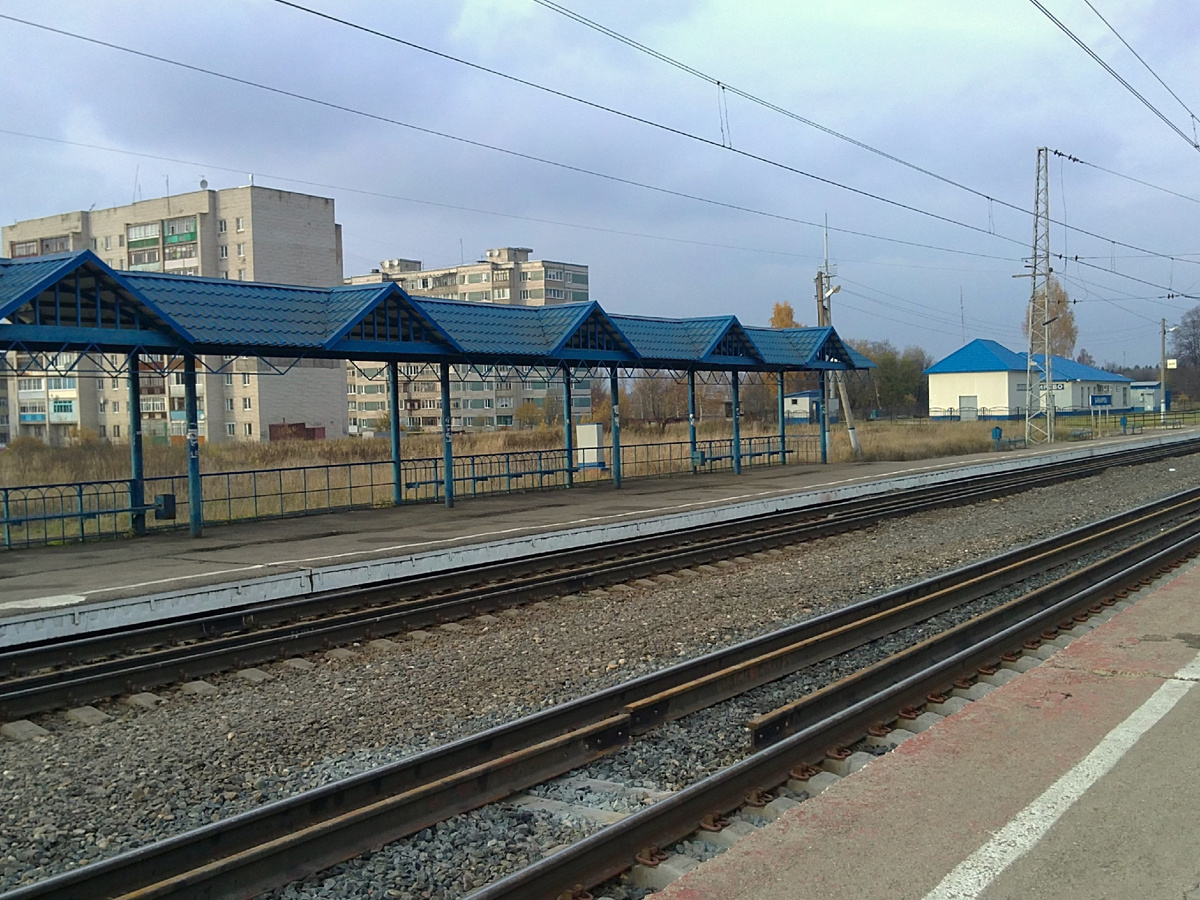 Жедезнодорожная станция Балакирево. До неё можно доехать прямой электричкой из Москвы. Фото из открытых источников.