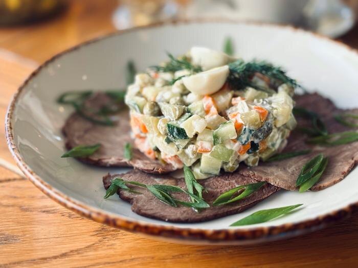 Рецепт оливье с говядиной. Фото © Shutterstock / FOTODOM / MariaKovaleva