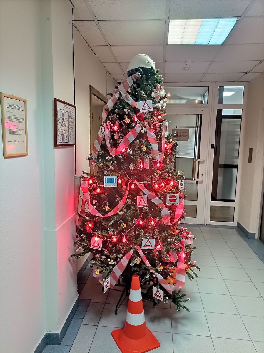 Типа елка новогодняя.Ремикс.