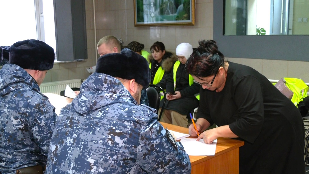    76 иностранцев выдворили из Югры за неделю