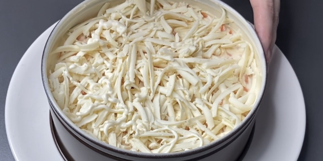 Салат без селёдки, который нравится всем: просто, вкусно и удачно для застолья