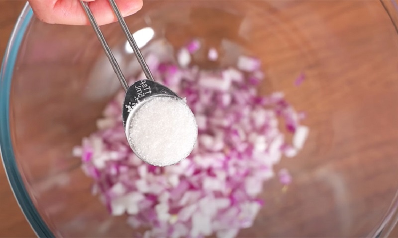 Готовим идеальную «Селедку под шубой» — рецепт, достойный центра стола