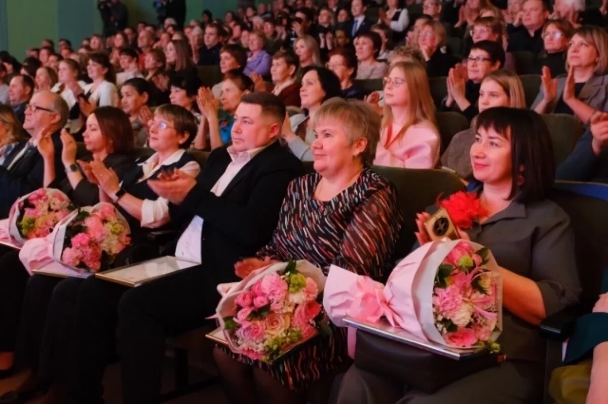    В Кудымкаре состоялась церемония закрытия 100-летия Коми-Пермяцкого округа.