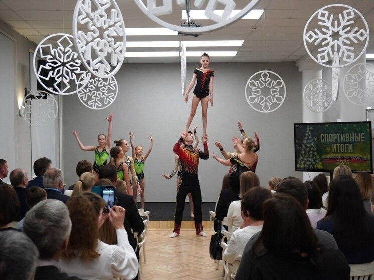     В Великом Новгороде растет количество людей, которые ведут здоровый образ жизни и начали заниматься спортом. Фото: telegram-канал мэра Великого Новгорода Александра Розбаума