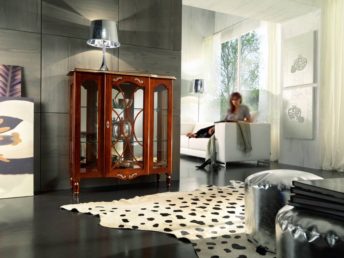 Описание: Минималистичная витрина с одним чётким визуальным акцентом.
Источник: Unsplash