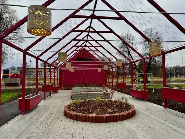     Первый этап благоустройства территории специалисты закончили минувшей осенью. Фото: telegram-канал главы Старорусского муниципального округа Елены Комаровой