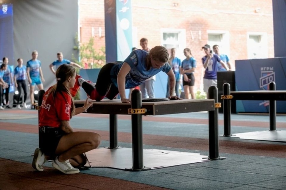    В регионе построили десятки спортивных объектов, включая стадионы и «умные» площадки Андрей АБРАМОВ