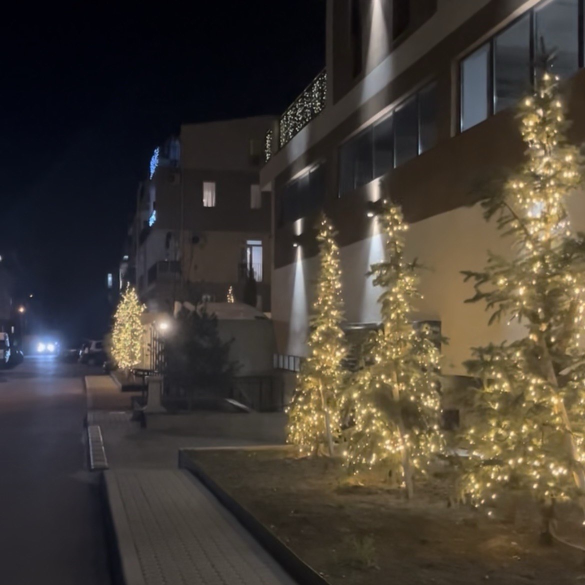 Тихие улицы Тбилиси в предверии праздника