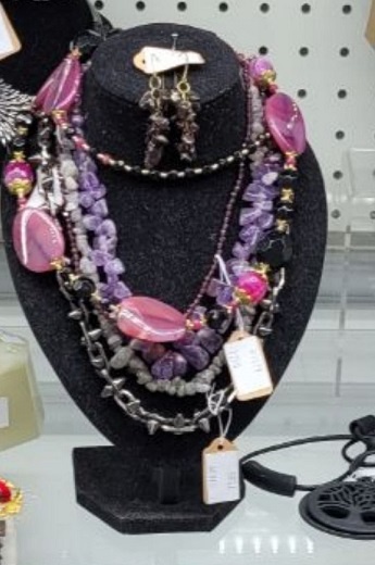  самый нижний вариант, с шипами.