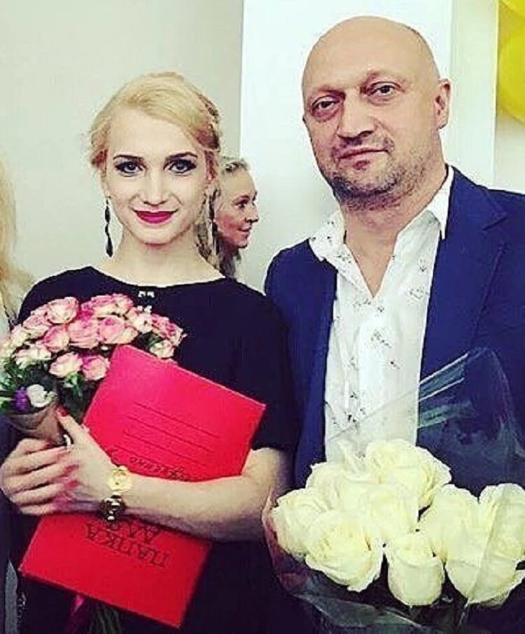 Гоша Куценко на выпускном дочери Полины в Театральном институте имени Бориса Щукина.