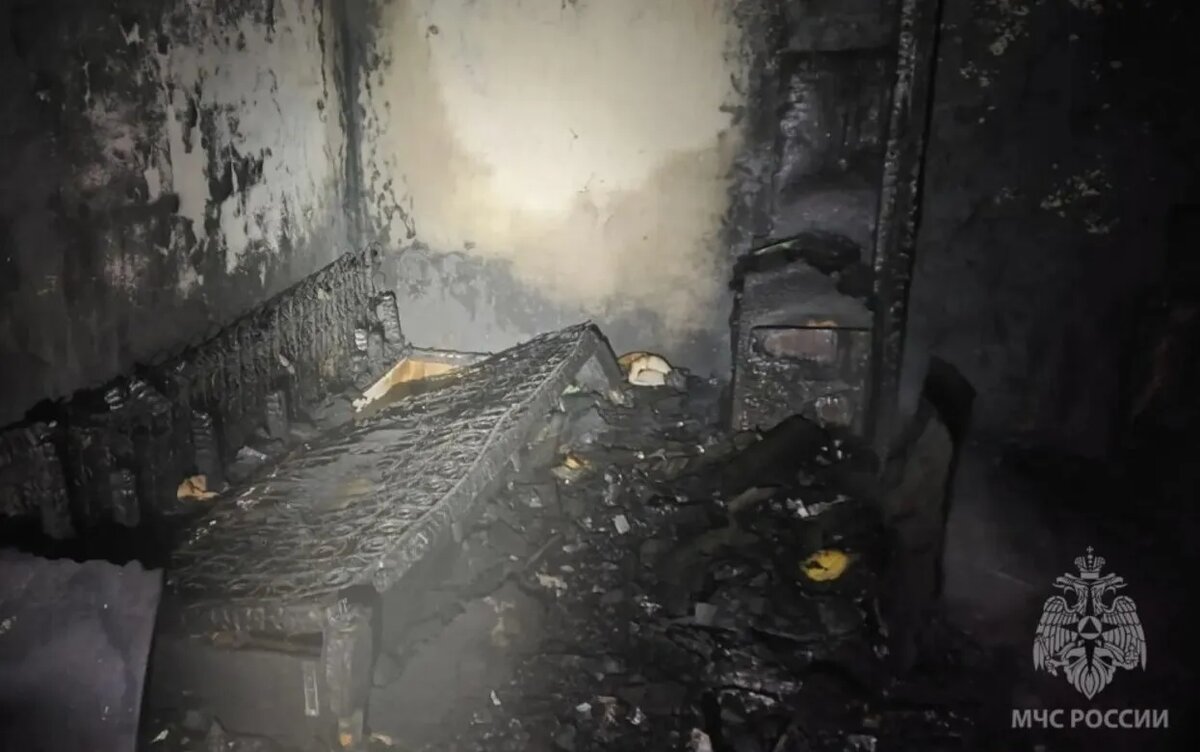    Пожарные спасли 15 человек при пожаре в 9-этажке на улице 1 Мая в Воткинске