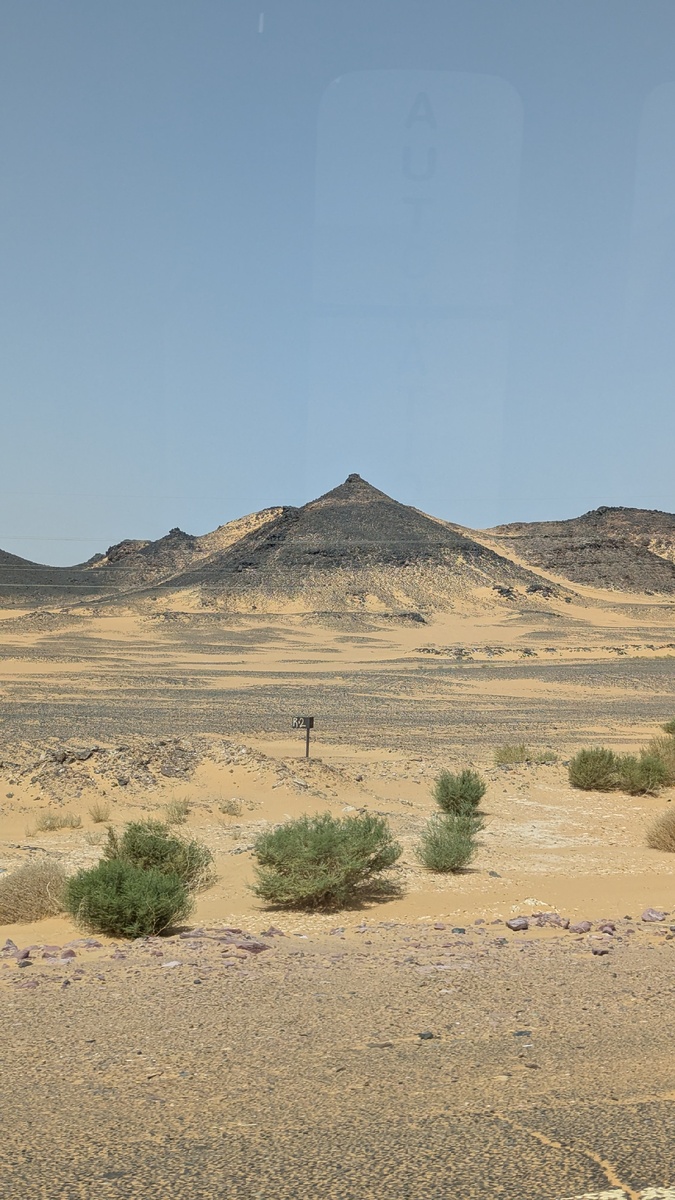 Горы - пирамиды