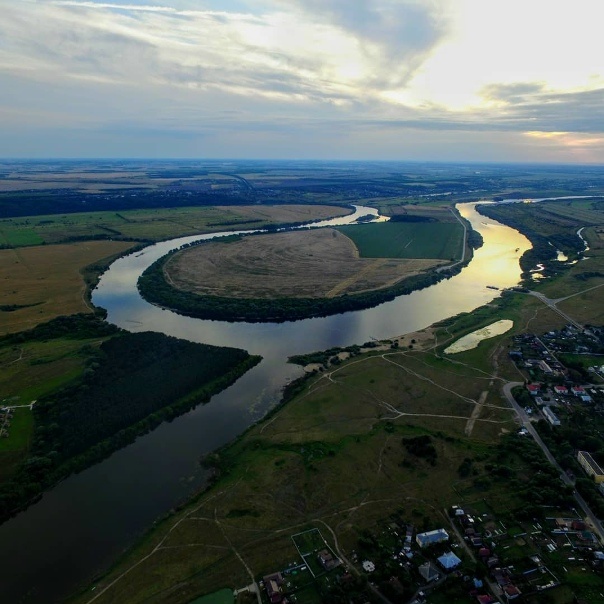 Ока в Луховицком районе. Поселок Белоомут. Фото из открытых источников.