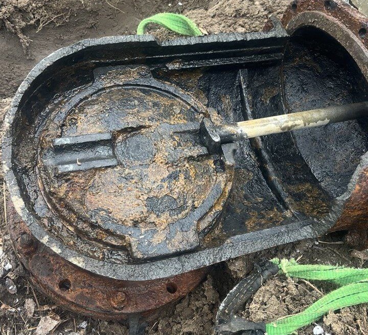    В Орске устраняют аварию на водоводе и организовали подвоз воды Оренбуржье