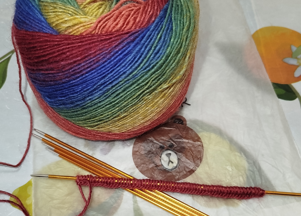 И вот, заветные и желаемые моточки у меня в руках. Перед вами первый, color 2904.