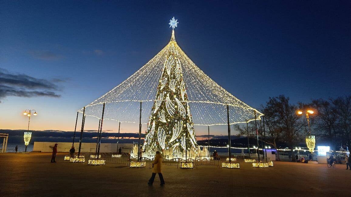 Новогодняя елка в Геленджике