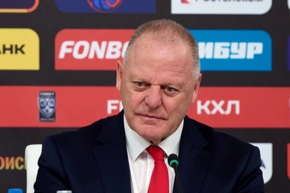    Тренер проигравшей тольяттинской «Ладе» команды заявил, что он не нянька