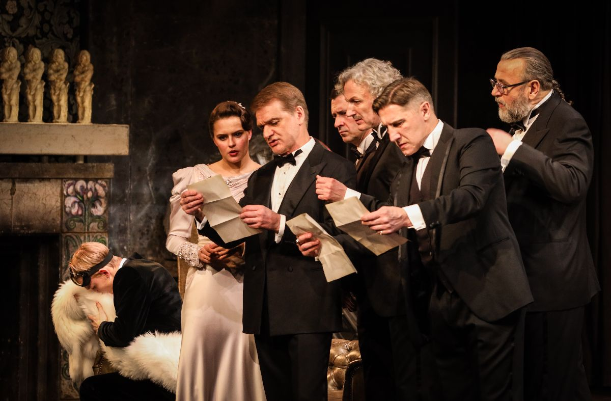 Промо-фото с сайта театра